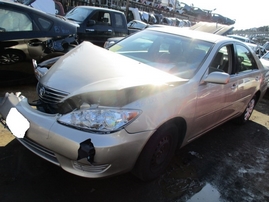 2005 TOYOTA CAMRY LE TAN 2.4L AT Z16551